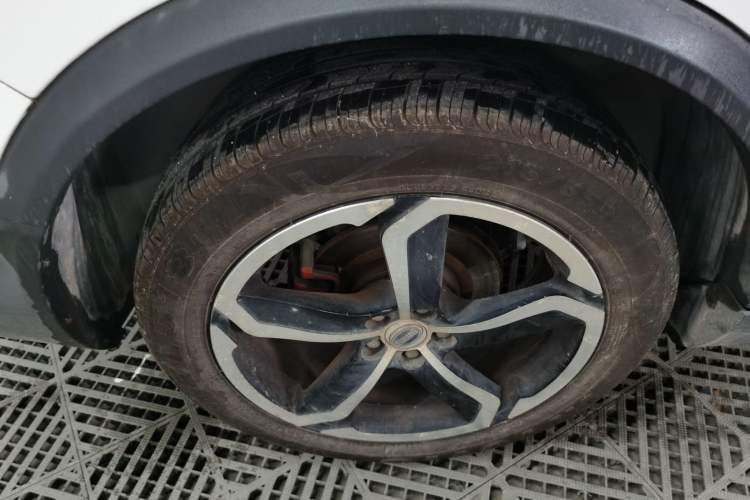 Used SWM X7 2016 1.5T Manual Luxury Edition 7 Seats Right Rear Wheel Hub