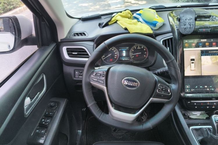 Used SWM X7 2016 1.5T Manual Luxury Edition 7 Seats Steering Wheel