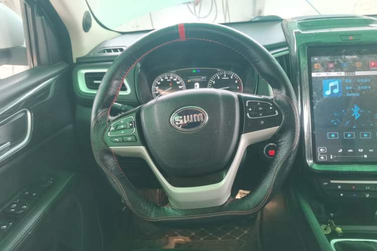 Used SWM X7 2016 1.5T Manual Luxury Edition 7 Seats Steering Wheel