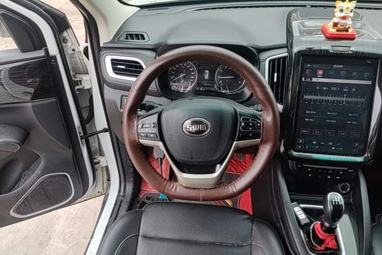 Used SWM X7 2016 1.5T Manual Luxury Edition 7 Seats Steering Wheel
