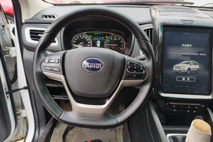Used SWM X7 2016 1.5T Manual Luxury Edition 7 Seats Steering Wheel