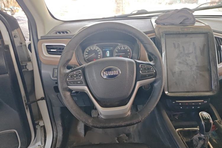 Used SWM X7 2016 1.5T Manual Luxury Edition 7 Seats Steering Wheel