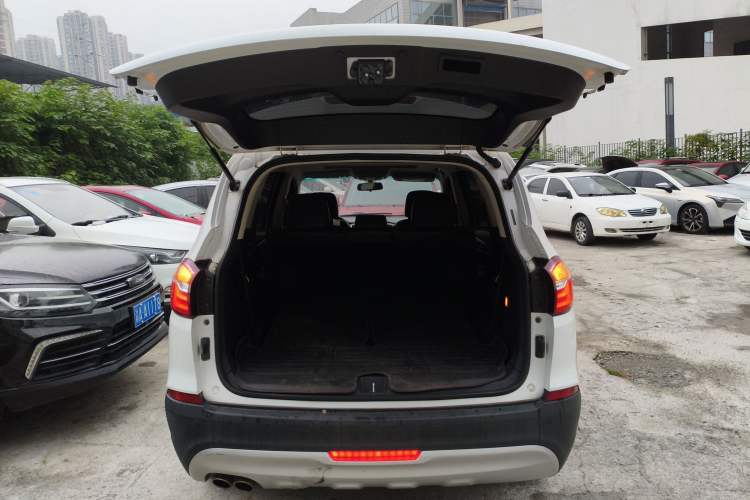 Used SWM X7 2016 1.5T Manual Luxury Edition 7 Seats Trunk
