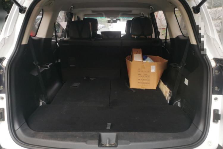 Used SWM X7 2016 1.8L Manual Luxury Edition 7 Seats Trunk