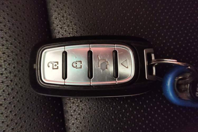 Used SWM X7 2016 1.5T Manual Luxury Edition 7 Seats Vehicle Key