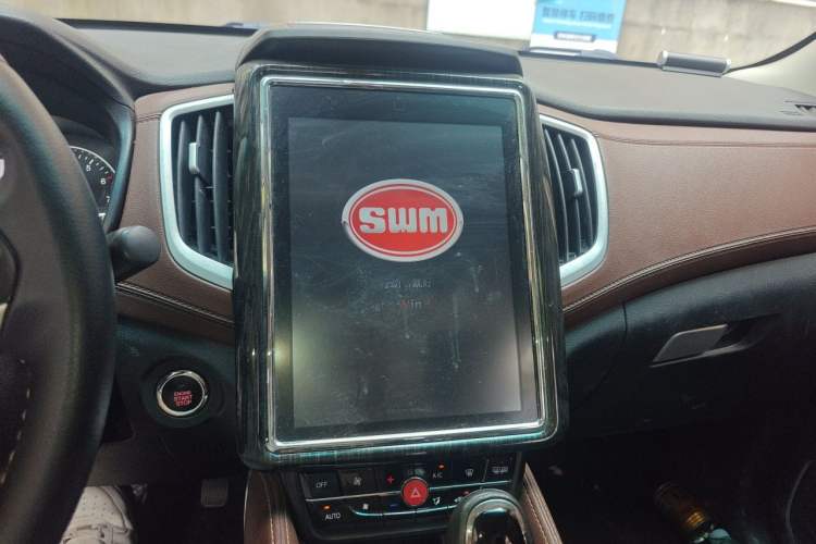 Used SWM X7 2017 1.5T Automatic Smart Enjoyment Version 7 Seats Audio And AC Panel