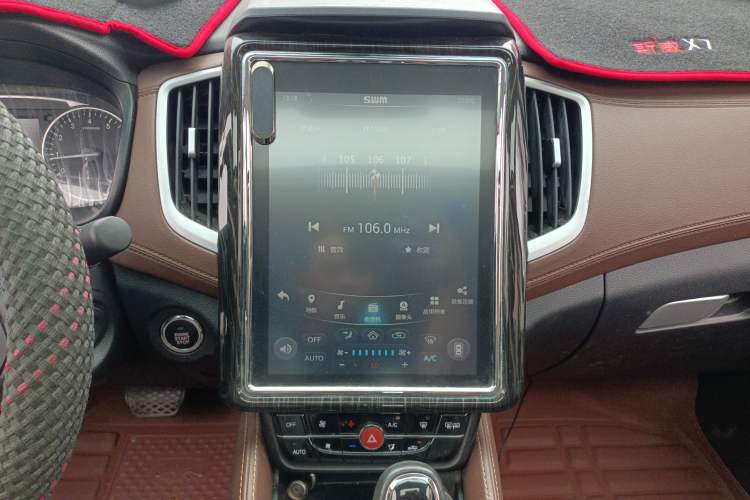 Used SWM X7 2017 1.5T Automatic Smart Enjoyment Version 7 Seats Audio And AC Panel