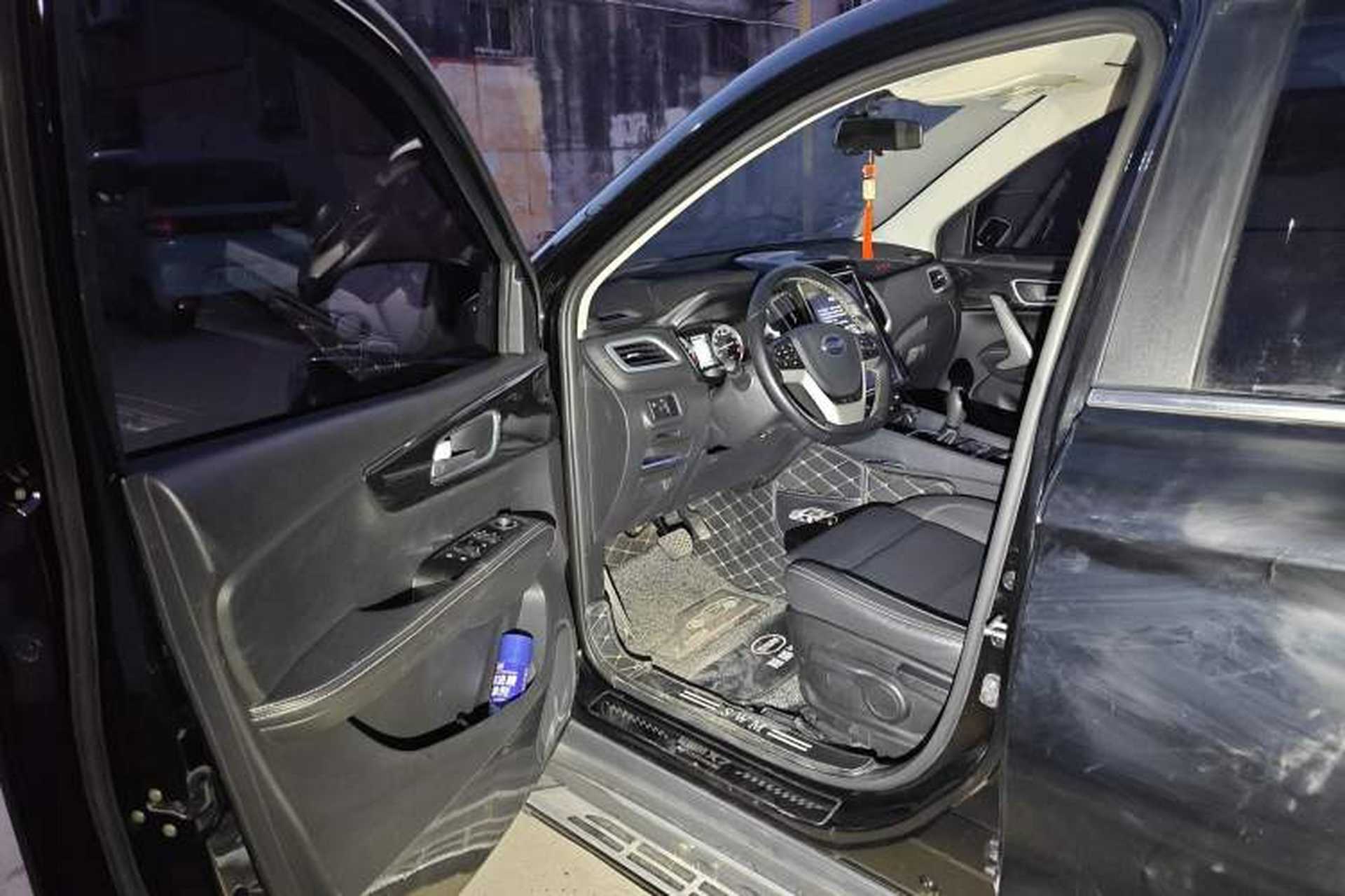Used SWM X7 2017 1.5T Automatic Smart Enjoyment Version 7 Seats Driver Seat
