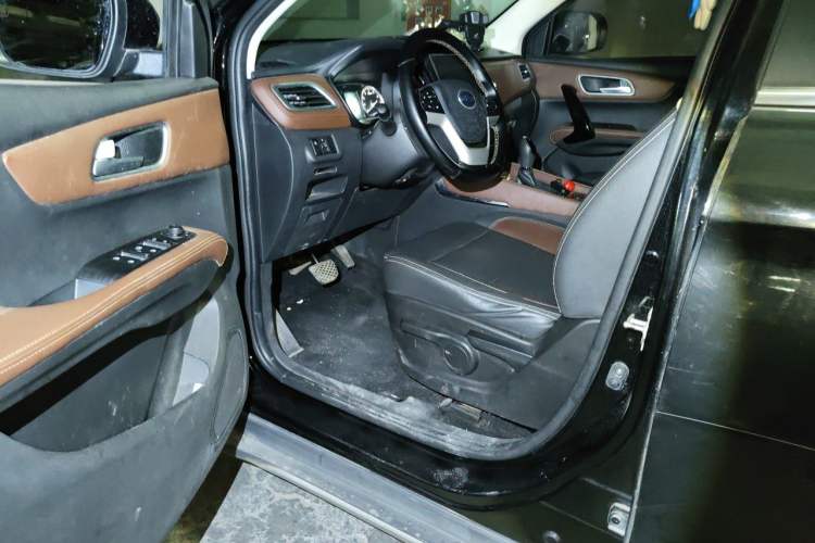 Used SWM X7 2017 1.5T Automatic Smart Enjoyment Version 7 Seats Driver Seat