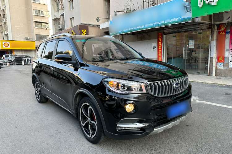 Used SWM X7 2017 1.5T Automatic Prestige Version 7 Seats Front Right 45 Deg