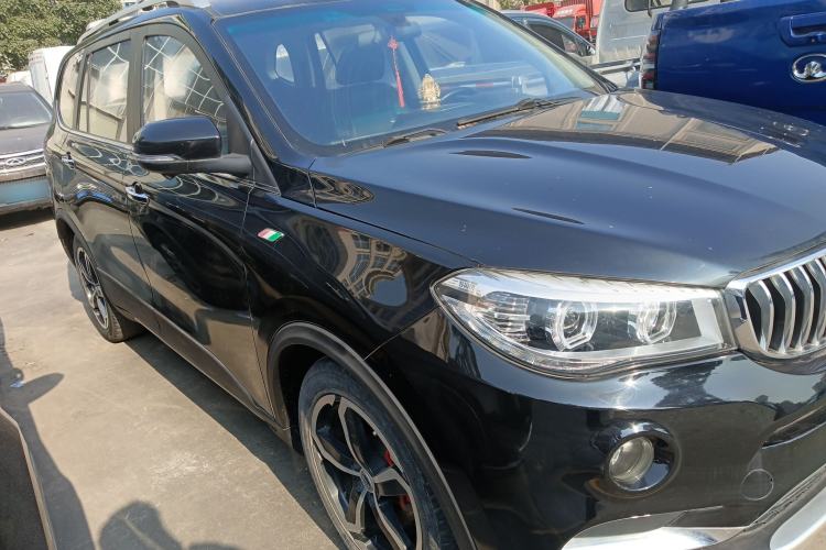 Used SWM X7 2017 1.5T Automatic Smart Enjoyment Version 7 Seats Front Right 45 Deg
