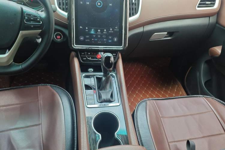 Used SWM X7 2017 1.5T Automatic Prestige Version 7 Seats Gear Lever