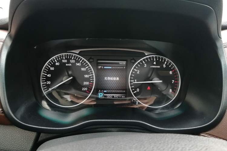 Used SWM X7 2017 1.5T automatic smart version 7 seats Interior 1
