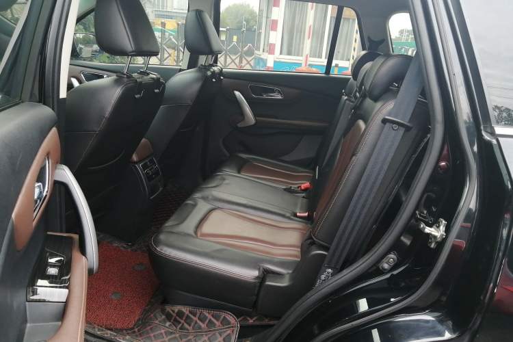 Used SWM X7 2017 1.5T automatic smart version 7 seats Interior 7