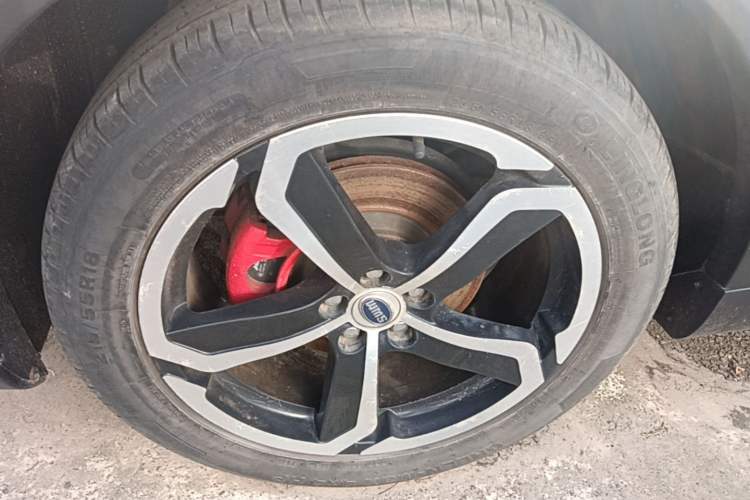 Used SWM X7 2017 1.5T Automatic Smart Enjoyment Version 7 Seats Left Front Wheel Hub