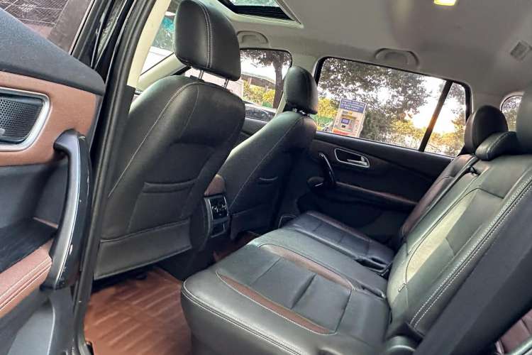 Used SWM X7 2017 1.5T Automatic Prestige Version 7 Seats Left Rear Seat