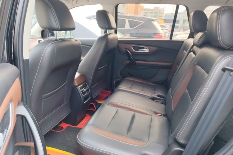 Used SWM X7 2017 1.5T Automatic Smart Enjoyment Version 7 Seats Left Rear Seat