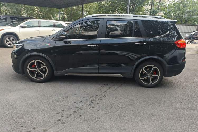 Used SWM X7 2017 1.5T Automatic Prestige Version 7 Seats Left Side