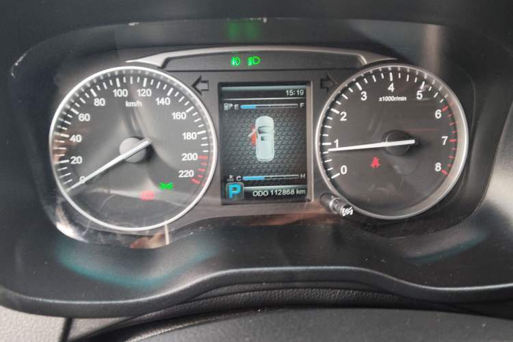 Used SWM X7 2017 1.5T Automatic Prestige Version 7 Seats Odometer Close Up