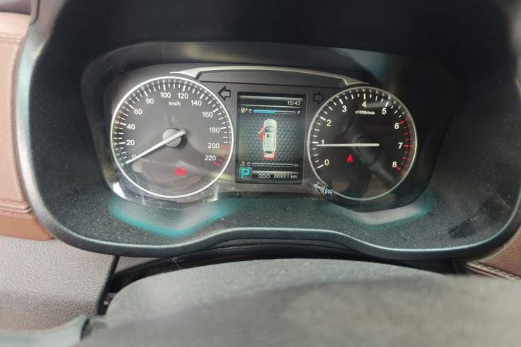 Used SWM X7 2017 1.5T Automatic Smart Enjoyment Version 7 Seats Odometer Close Up