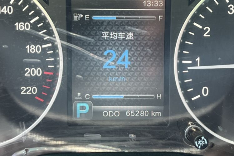 Used SWM X7 2017 1.5T Automatic Prestige Version 7 Seats Odometer Close Up