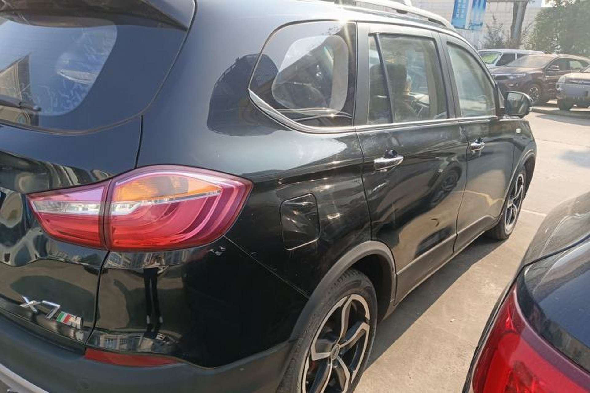Used SWM X7 2017 1.5T Automatic Smart Enjoyment Version 7 Seats Rear Right 45 Deg