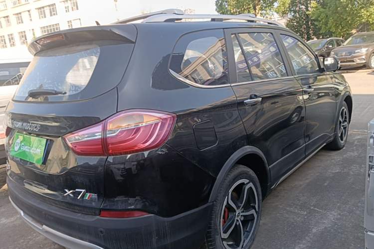Used SWM X7 2017 1.5T Automatic Smart Enjoyment Version 7 Seats Rear Right 45 Deg