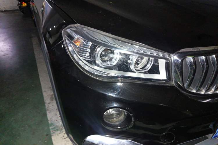 Used SWM X7 2017 1.5T Automatic Smart Enjoyment Version 7 Seats Right Front Headlight