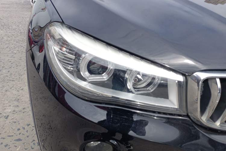 Used SWM X7 2017 1.5T Automatic Smart Enjoyment Version 7 Seats Right Front Headlight