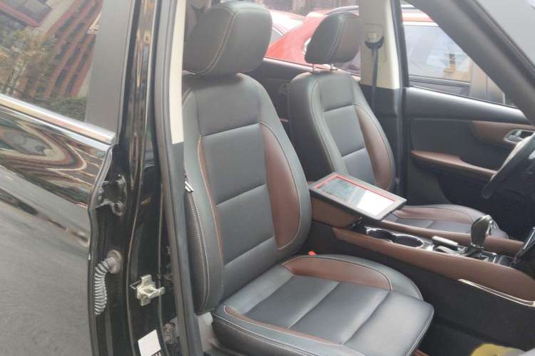 Used SWM X7 2017 1.5T Automatic Prestige Version 7 Seats Right Front Seat