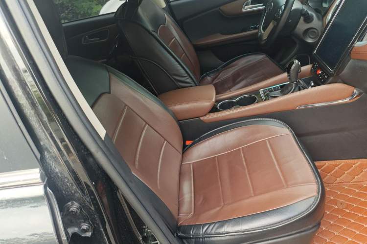 Used SWM X7 2017 1.5T Automatic Prestige Version 7 Seats Right Front Seat