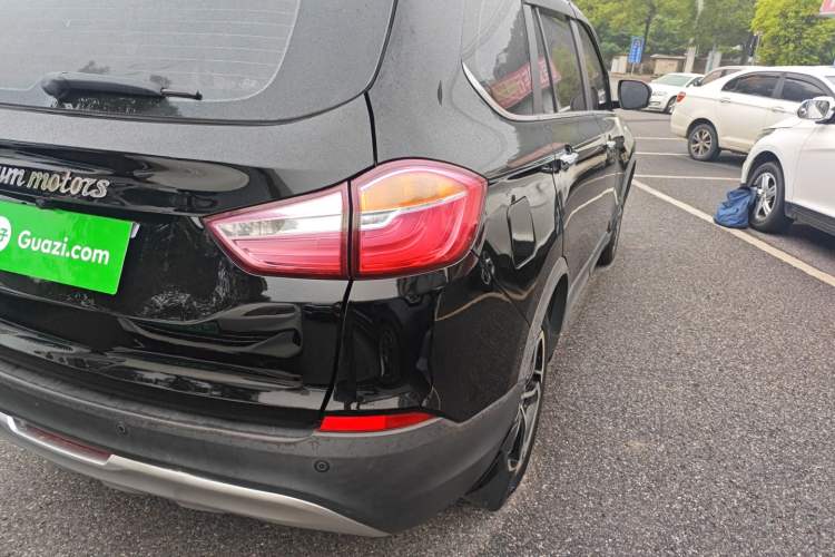 Used SWM X7 2017 1.5T Automatic Smart Enjoyment Version 7 Seats Right Rear Taillight