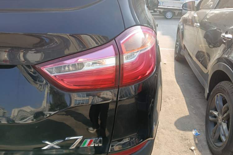 Used SWM X7 2017 1.5T Automatic Smart Enjoyment Version 7 Seats Right Rear Taillight