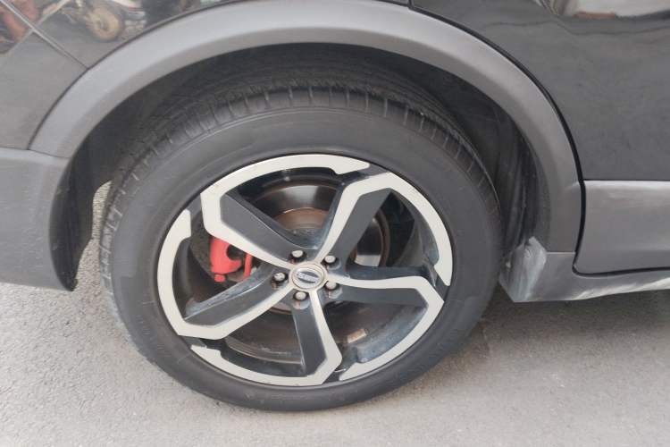 Used SWM X7 2017 1.5T Automatic Prestige Version 7 Seats Right Rear Wheel Hub
