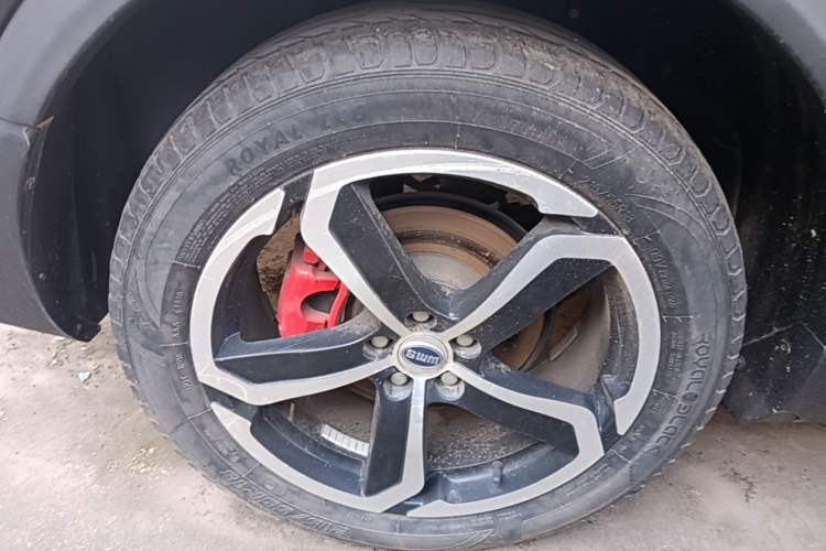 Used SWM X7 2017 1.5T Automatic Smart Enjoyment Version 7 Seats Right Rear Wheel Hub
