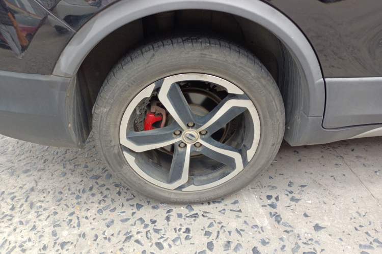 Used SWM X7 2017 1.5T Automatic Smart Enjoyment Version 7 Seats Right Rear Wheel Hub