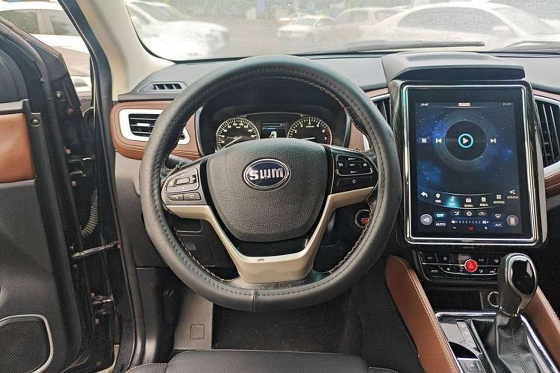 Used SWM X7 2017 1.5T Automatic Smart Enjoyment Version 7 Seats Steering Wheel
