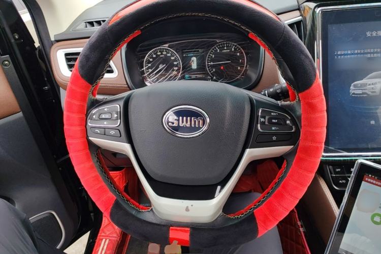Used SWM X7 2017 1.5T Automatic Smart Enjoyment Version 7 Seats Steering Wheel