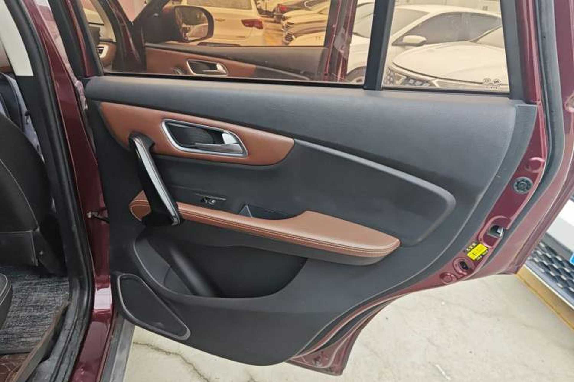 Used SWM X7 2017 1.5T Automatic Smart Enjoyment Version 7 Seats Right Rear Door Interior