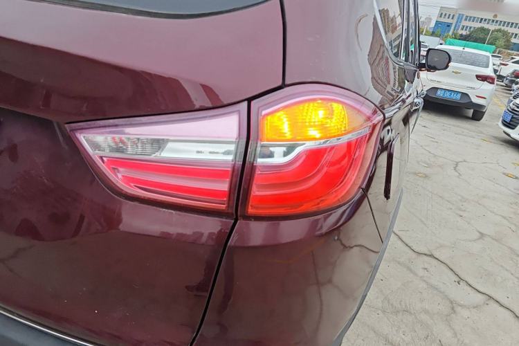 Used SWM X7 2017 1.5T Automatic Smart Enjoyment Version 7 Seats Right Rear Taillight