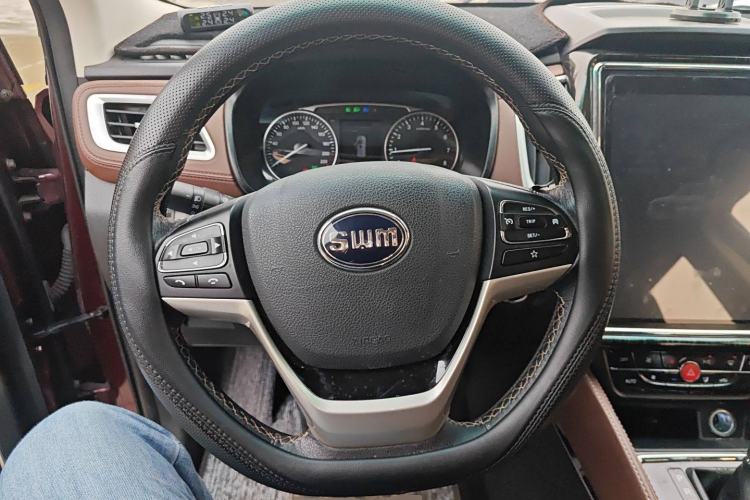 Used SWM X7 2017 1.5T Automatic Smart Enjoyment Version 7 Seats Steering Wheel