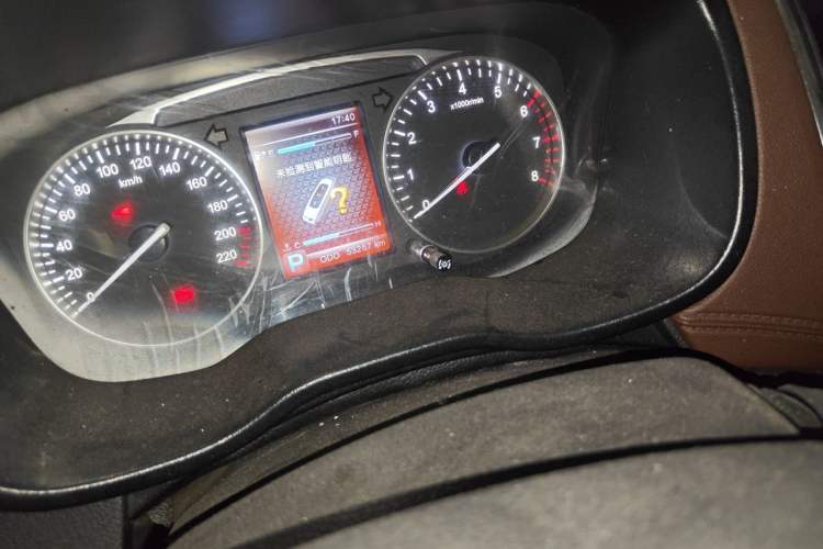 Used SWM X7 2017 1.5T Automatic Smart Enjoyment Version 7 Seats Odometer Close Up