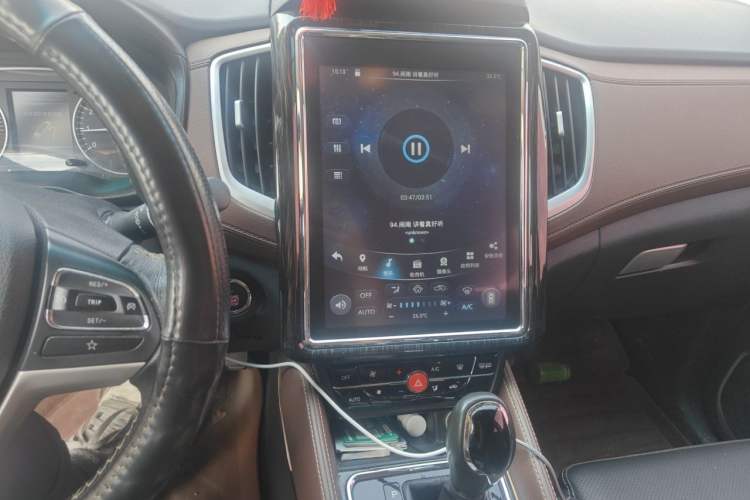 Used SWM X7 2017 1.5T Automatic Smart Enjoyment Version 7 Seats Audio And AC Panel