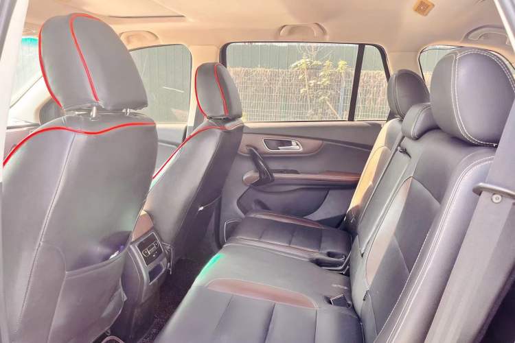 Used SWM X7 2017 1.5T Automatic Smart Enjoyment Version 7 Seats Interior 2