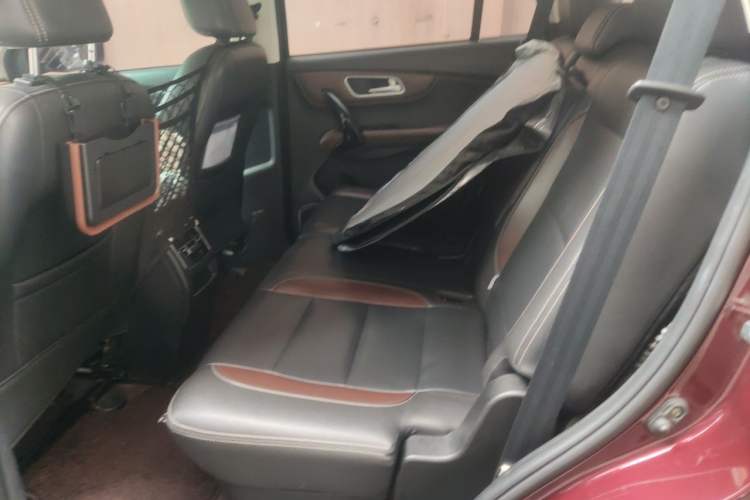 Used SWM X7 2017 1.5T Automatic Prestige Version 7 Seats Left Rear Seat