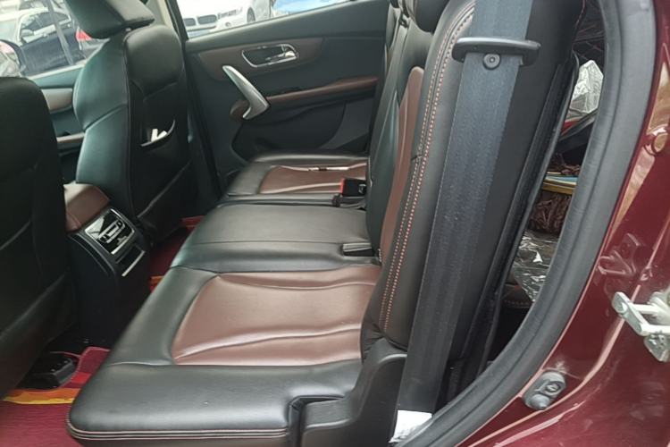 Used SWM X7 2017 1.5T Automatic Smart Enjoyment Version 7 Seats Left Rear Seat