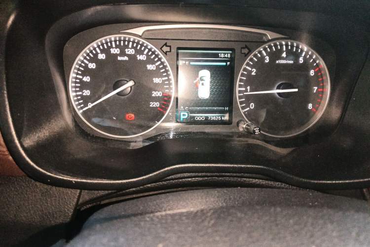 Used SWM X7 2017 1.5T Automatic Smart Enjoyment Version 7 Seats Odometer Close Up