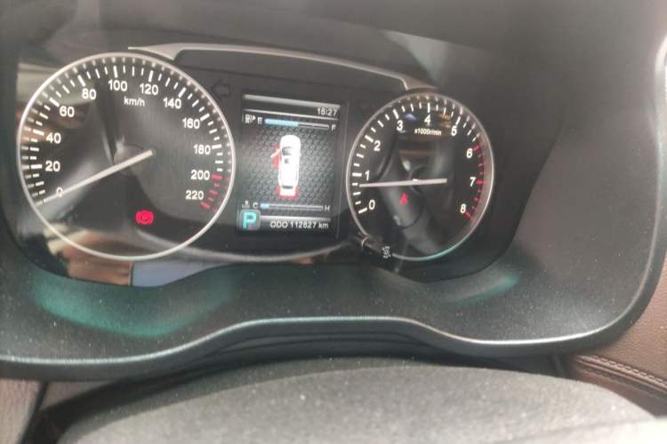 Used SWM X7 2017 1.5T Automatic Prestige Version 7 Seats Odometer Close Up