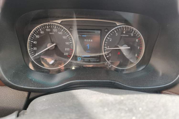 Used SWM X7 2017 1.5T Automatic Smart Enjoyment Version 7 Seats Odometer Close Up