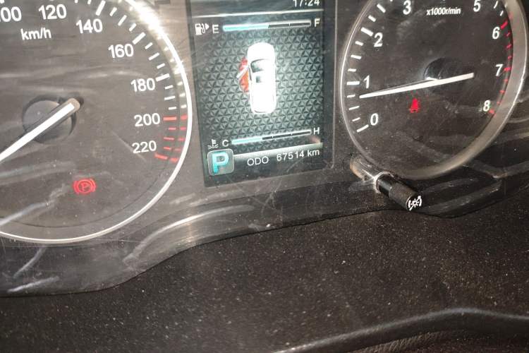 Used SWM X7 2017 1.5T Automatic Smart Enjoyment Version 7 Seats Odometer Close Up